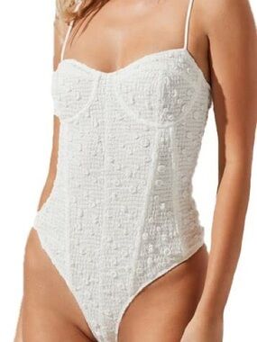 Astr White  Millbrae Bustier Bodysuit polka dot structured sweetheart neckline M